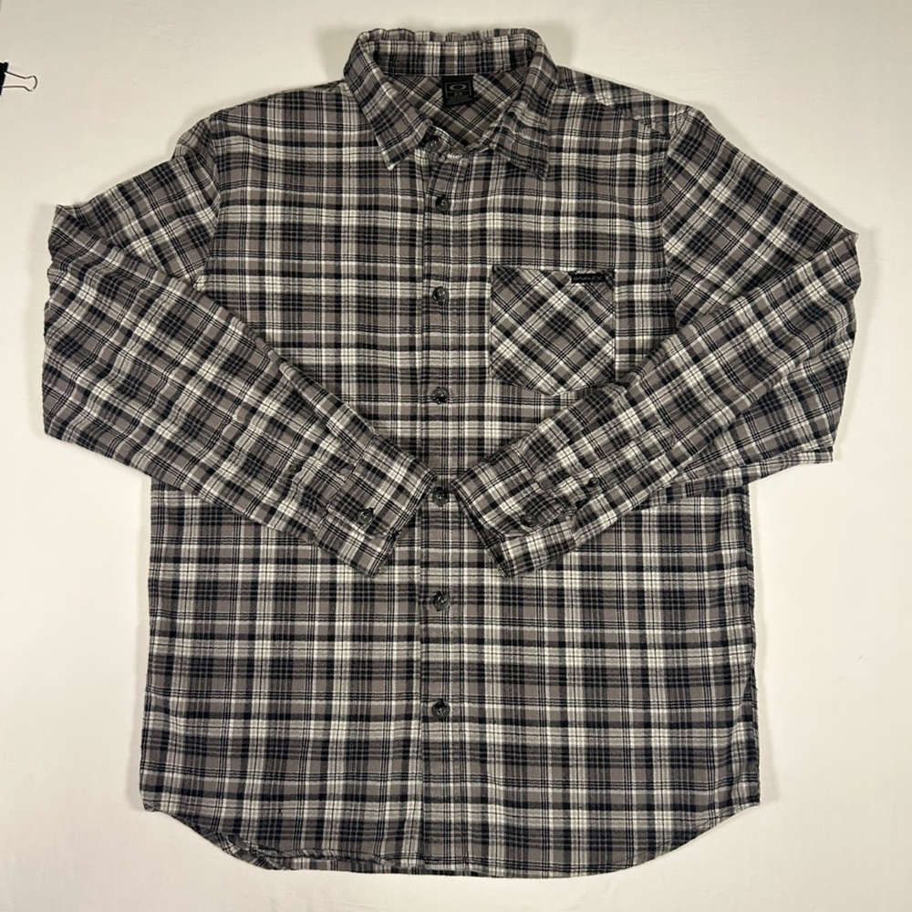 Oakley Shirt Mens Small Gray Black Plaid Flannel Long Sleeve Button Up 4017570VT